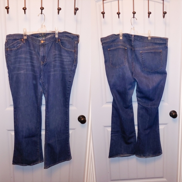 Flare jeans with partial sewn seam design on pant legs - Picture 2 of 7